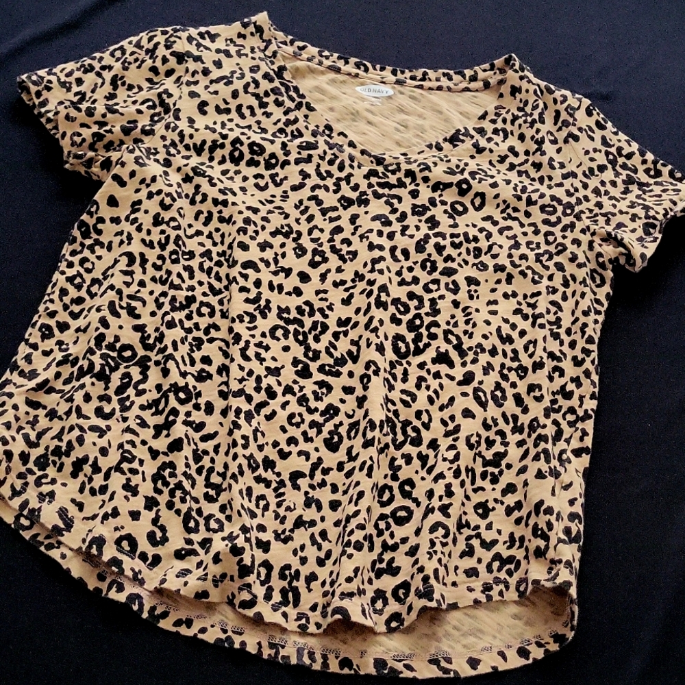 Old Navy Cotton Cheetah Print V-Neck Tee